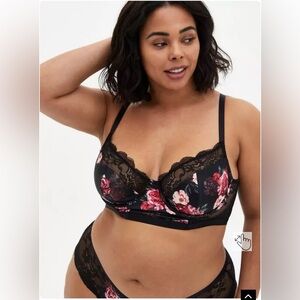 Torrid Black Floral Satin & Lace Underwire Longline Bralette size 1